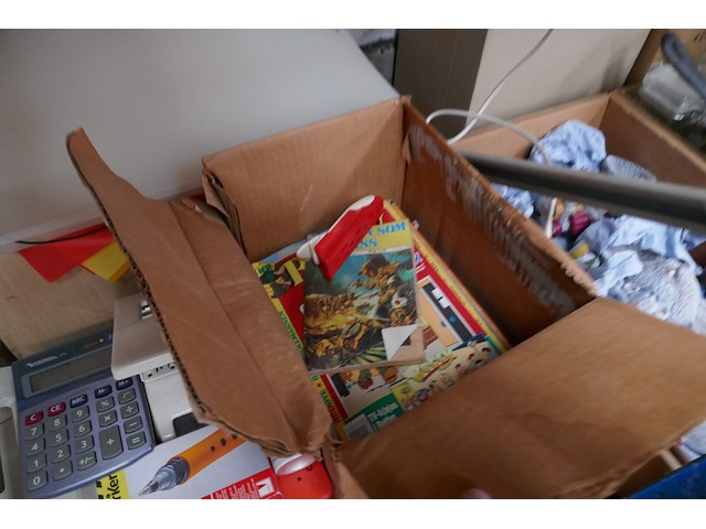 Bureau artikelen + huisraad - afbeelding 6 van  7