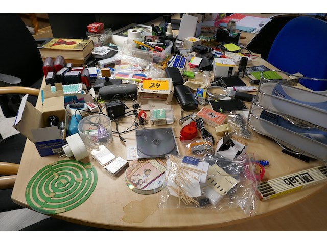 Bureau artikelen - afbeelding 1 van  9