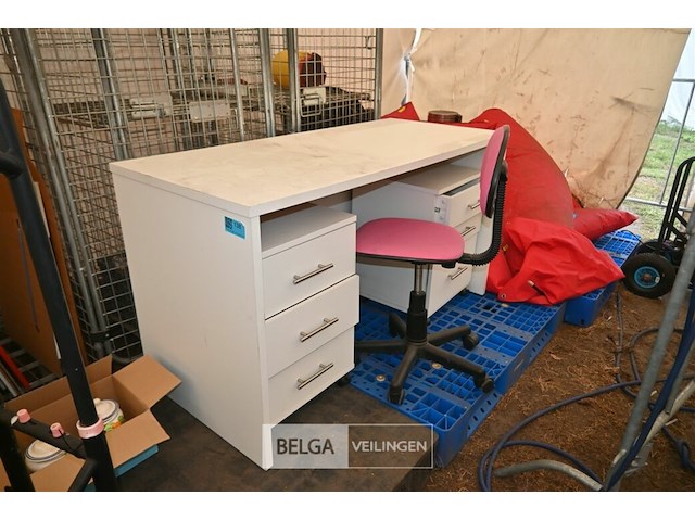 Bureau + bureaustoel - afbeelding 1 van  4