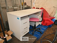 Bureau + bureaustoel - afbeelding 1 van  4