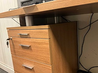 Bureau + bureaustoel - afbeelding 3 van  6