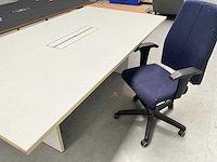 Bureau + bureaustoel - afbeelding 1 van  12