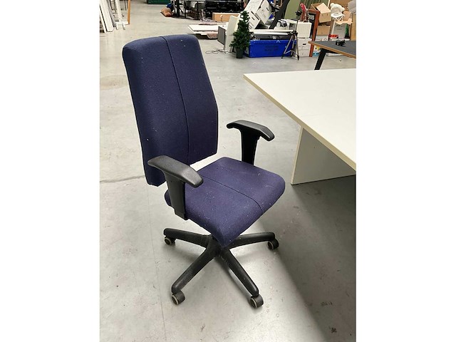 Bureau + bureaustoel - afbeelding 9 van  12