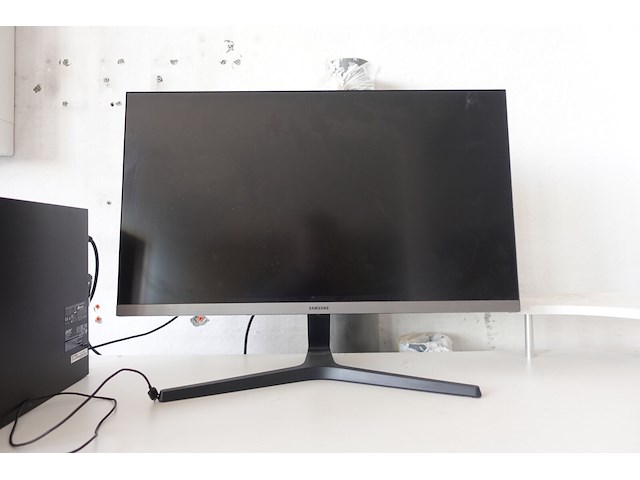 Bureau & computer - afbeelding 7 van  9