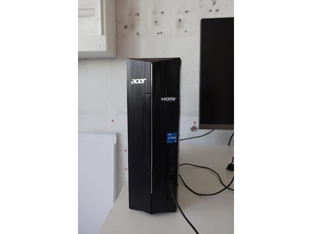 Bureau & computer - afbeelding 8 van  9