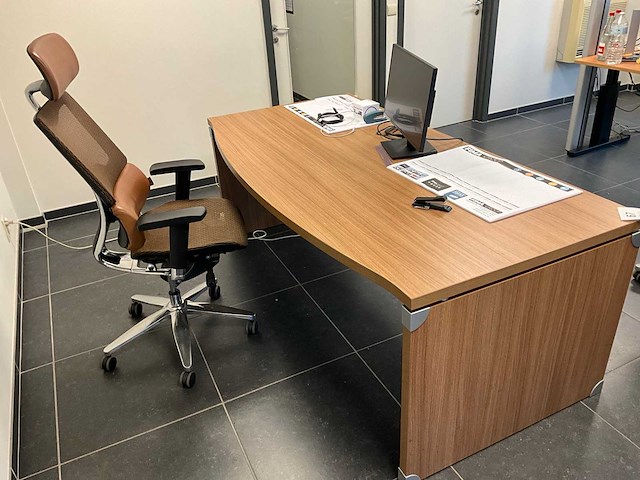 Bureau en bureaustoel rs pro - afbeelding 1 van  9