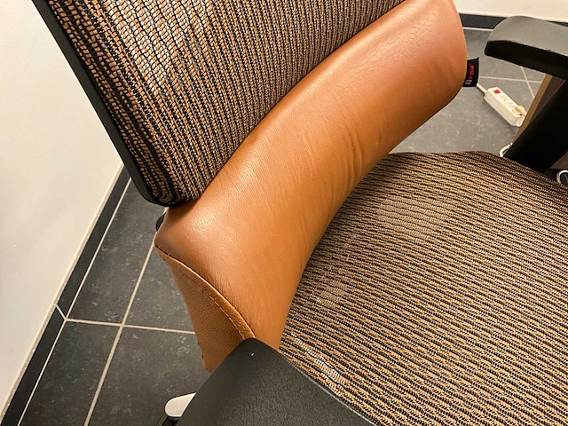 Bureau en bureaustoel rs pro - afbeelding 5 van  9