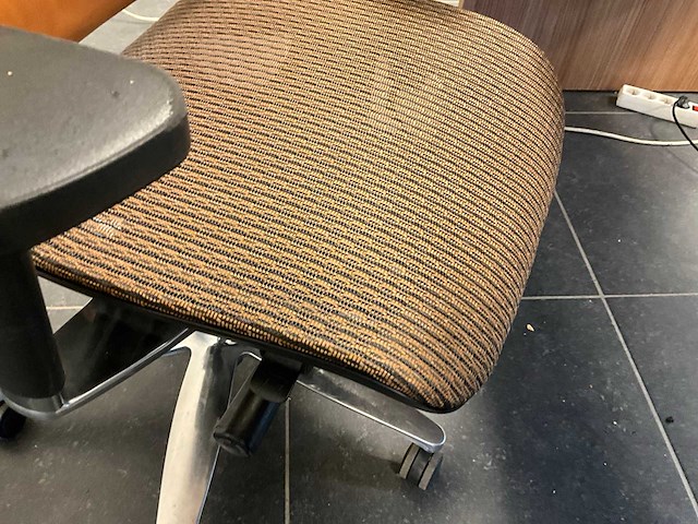 Bureau en bureaustoel rs pro - afbeelding 6 van  9