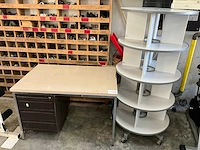 Bureau en carrousel - afbeelding 1 van  9