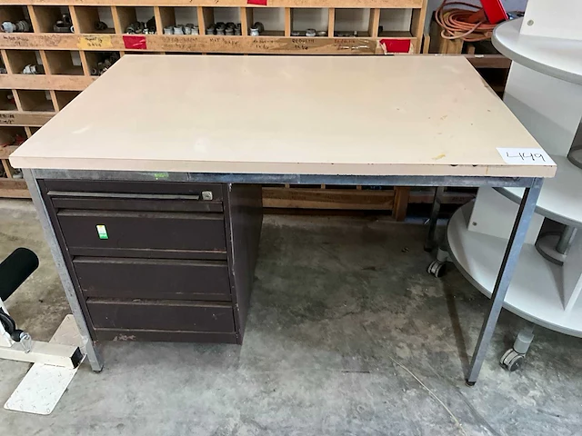 Bureau en carrousel - afbeelding 2 van  9