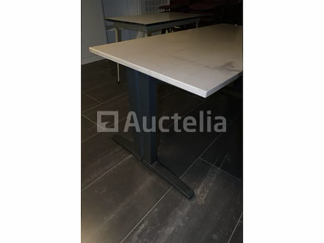 Bureau en tafel - afbeelding 1 van  6