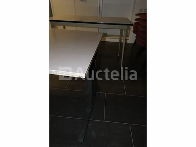 Bureau en tafel - afbeelding 3 van  6