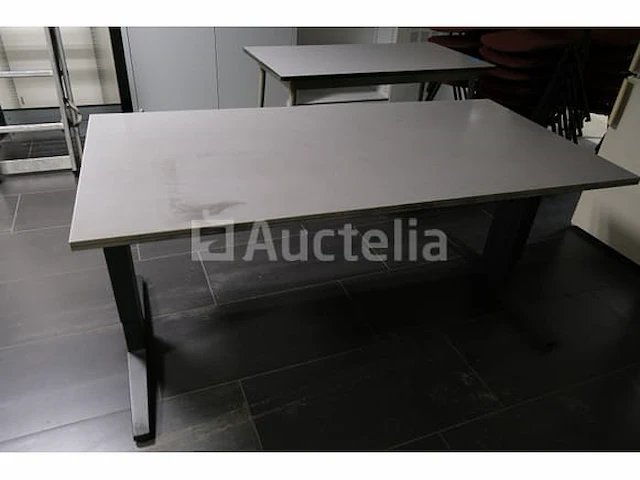 Bureau en tafel - afbeelding 4 van  6