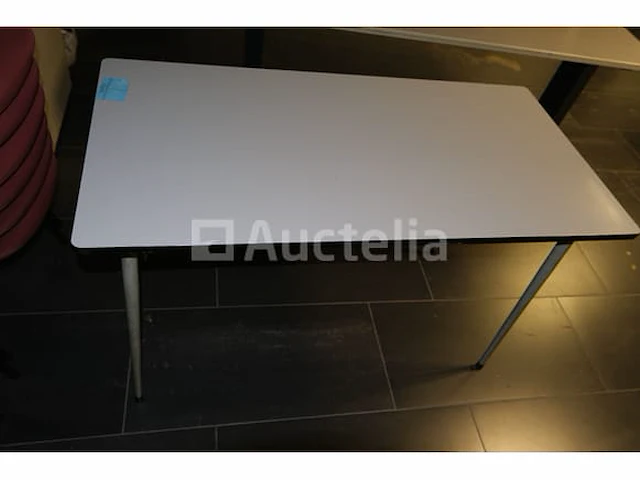 Bureau en tafel - afbeelding 6 van  6