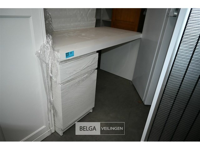 Bureau ikea - afbeelding 1 van  4