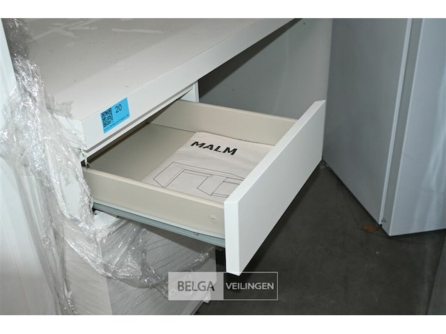 Bureau ikea - afbeelding 2 van  4