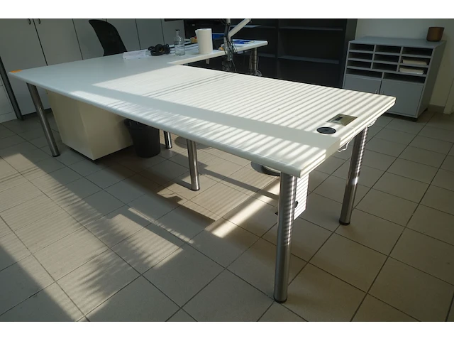 Bureau in l vorm - afbeelding 6 van  6