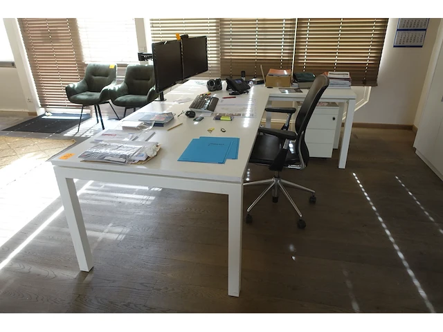 Bureau in l vorm - afbeelding 1 van  5