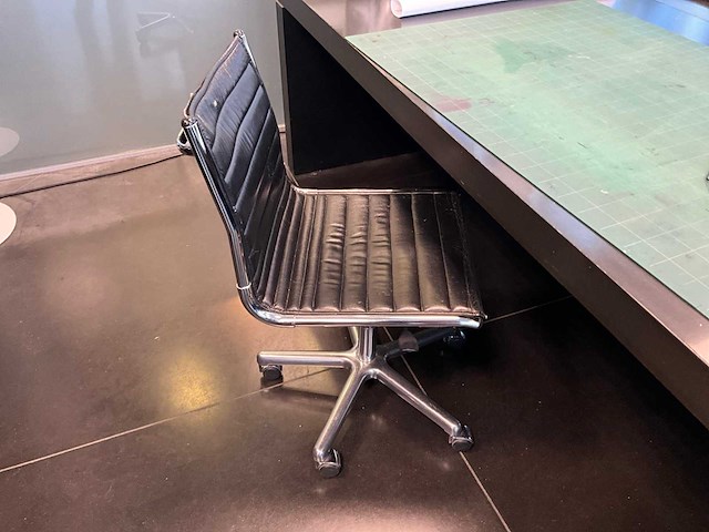 Bureau (inkom) - afbeelding 6 van  6