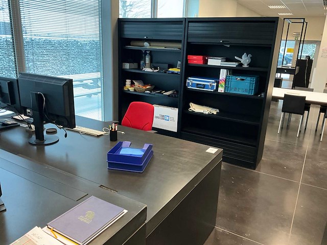 Bureau (inkom) - afbeelding 1 van  8