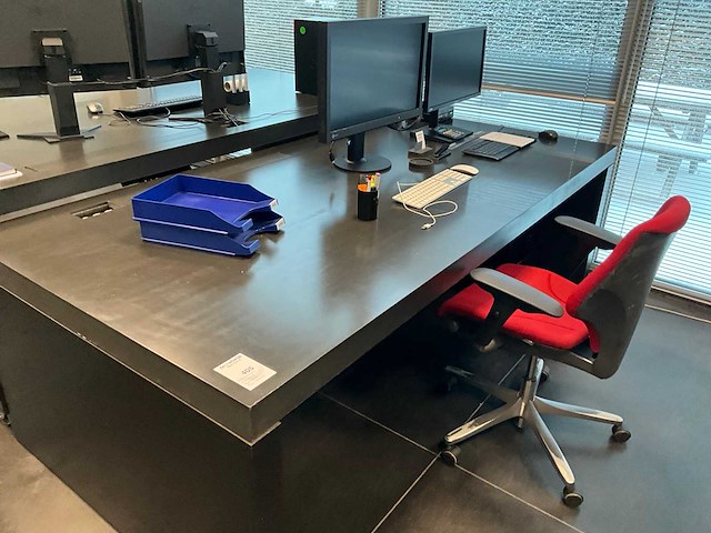 Bureau (inkom) - afbeelding 3 van  8