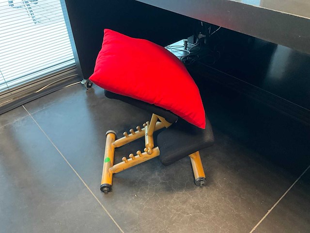 Bureau (inkom) - afbeelding 4 van  4