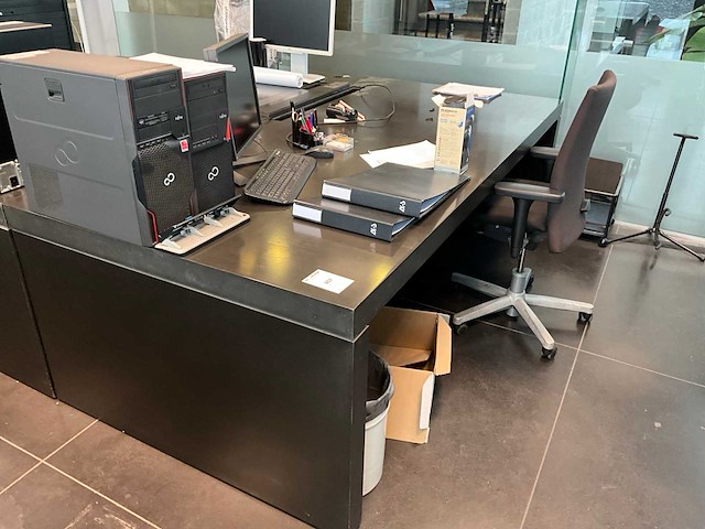 Bureau (inkom) - afbeelding 2 van  5