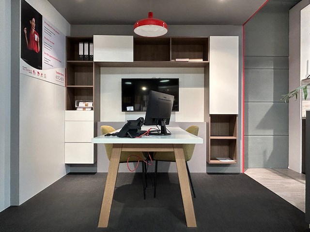 Bureau + kast - afbeelding 1 van  9