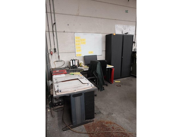 Bureau & kast - afbeelding 1 van  12