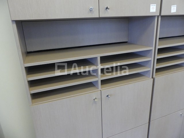 Bureau, kasten en diverse accessoires - afbeelding 8 van  25