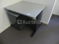 Bureau, kasten en diverse accessoires - afbeelding 19 van  25