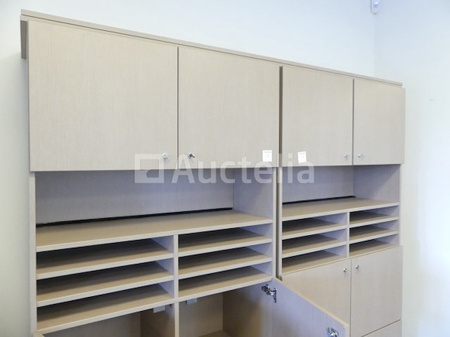 Bureau, kasten en diverse accessoires - afbeelding 22 van  25