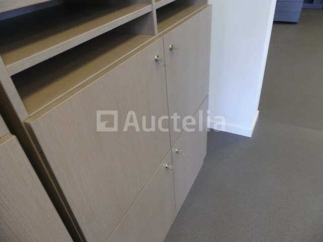 Bureau, kasten en diverse accessoires - afbeelding 25 van  25