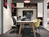 Bureau + kasten en stoelen - afbeelding 1 van  10