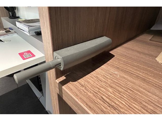 Bureau + kasten en stoelen - afbeelding 4 van  10