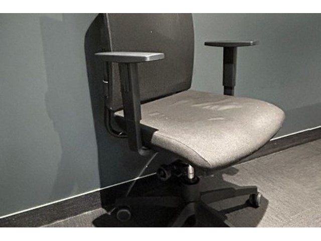 Bureau + kasten en stoelen - afbeelding 13 van  16