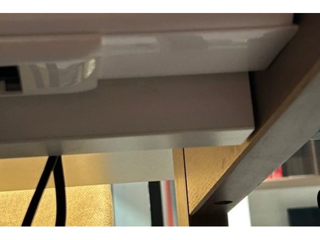 Bureau + kasten en stoelen - afbeelding 16 van  16