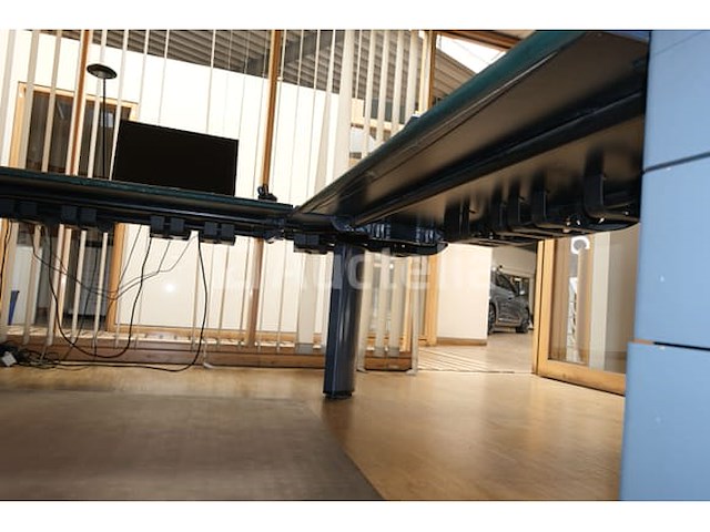 Bureau + kastset - afbeelding 9 van  9