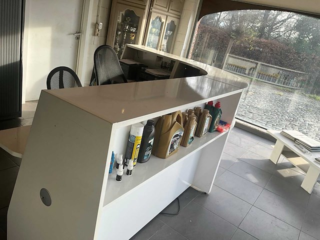 Bureau met 2 bureau stoelen met ledverlichting - afbeelding 2 van  6