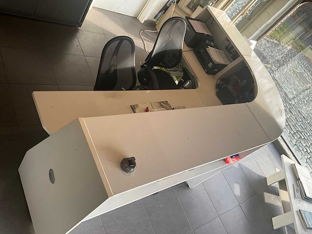 Bureau met 2 bureau stoelen met ledverlichting - afbeelding 5 van  6