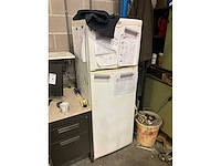 Bureau met toebehoren - afbeelding 3 van  4