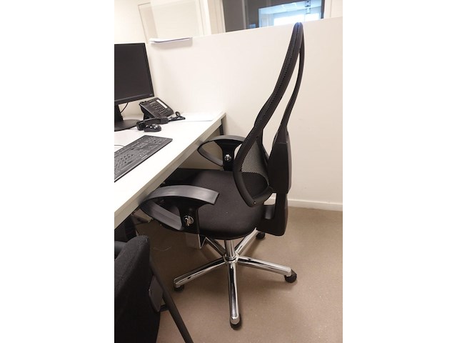 Bureau opstelling & computer - afbeelding 2 van  7