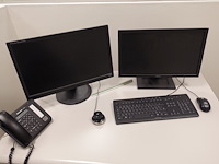 Bureau opstelling & computer - afbeelding 2 van  8