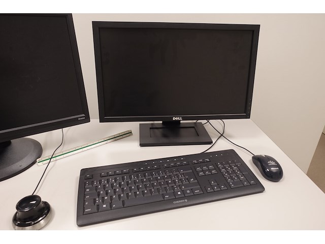 Bureau opstelling & computer - afbeelding 4 van  8