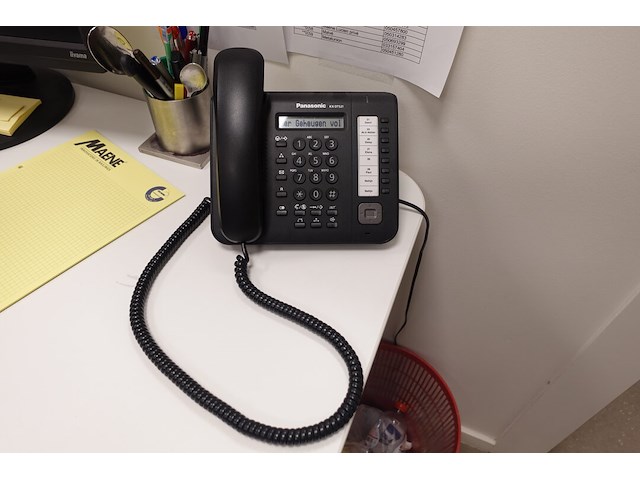 Bureau opstelling & computer - afbeelding 2 van  8