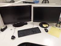 Bureau opstelling & computer - afbeelding 4 van  8