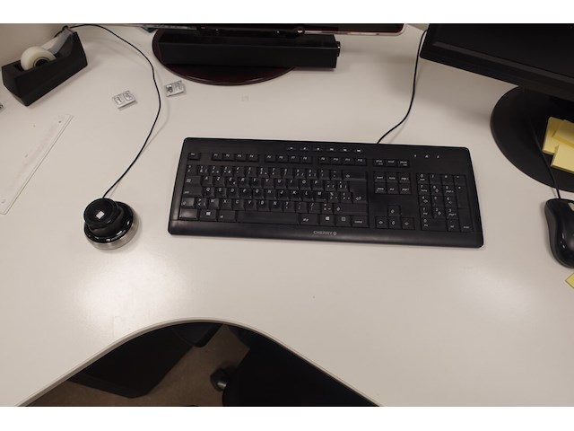 Bureau opstelling & computer - afbeelding 6 van  8