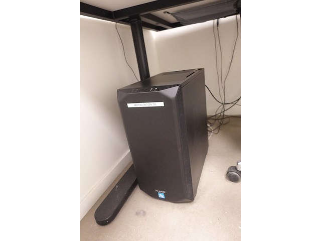 Bureau opstelling & computer - afbeelding 8 van  8