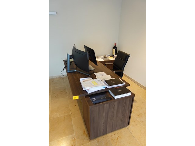 Bureau opstelling - afbeelding 1 van  5