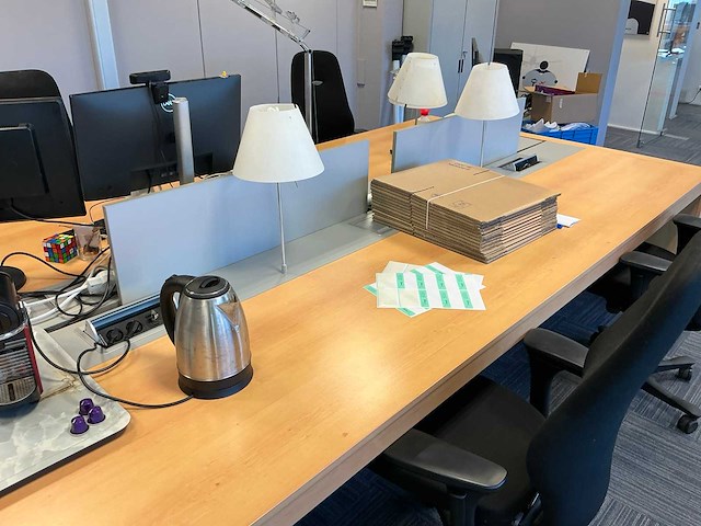 Bureau opstelling - afbeelding 5 van  10
